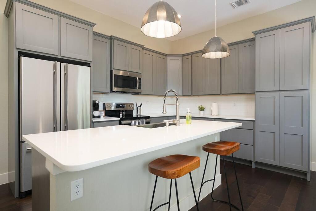 Spacious, Sleeps 6, St Phillips, King Bed San Antonio Kültér fotó